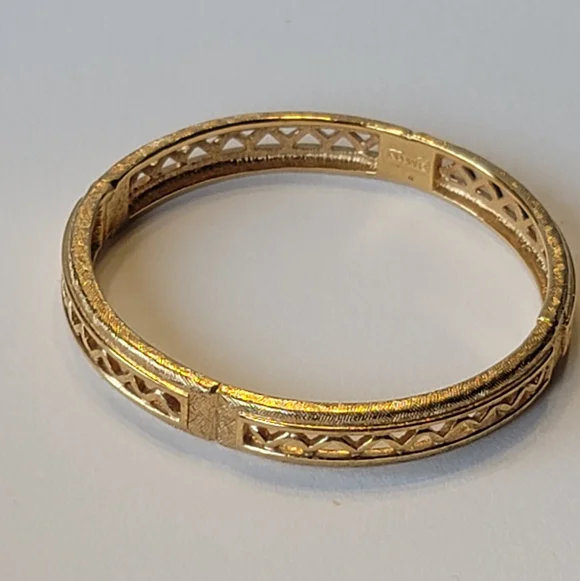 Monet RARE Bangle / Gold Gilded Look / Goldtone, Vintage, Estate, Size 8 - Picture 5 of 10